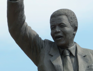 short essay on nelson mandela in 200 words